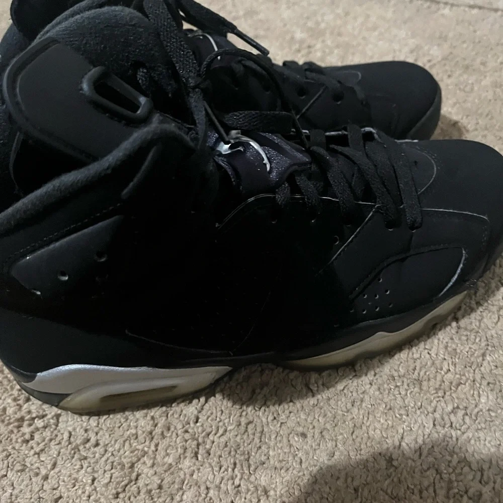 Jordan 6 - Picture 3 of 4